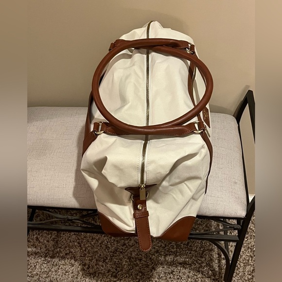 NWOT Badgley Mischka Barbara Tote Weekender Travel Bag White Canvas/Tan Leather - Picture 3 of 14